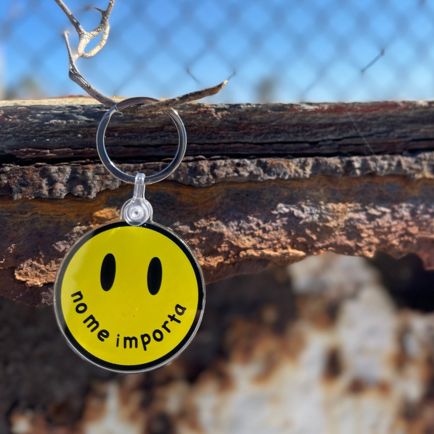 No Me Importa Key chain